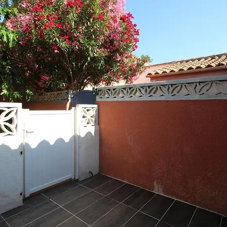 Coraux - Maisonnette 4 Pers Avec Piscine Et Parking 펜션 *