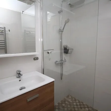 Coraux - Maisonnette 4 Pers Avec Piscine Et Parking Holiday home *