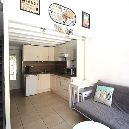 Dom wakacyjny Coraux - Maisonnette 4 Pers Avec Piscine Et Parking Canet-en-Roussillon