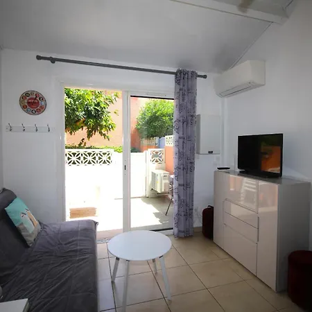 Coraux - Maisonnette 4 Pers Avec Piscine Et Parking *